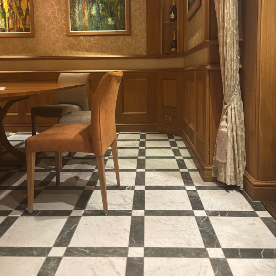 Fairlawns Hotel Restaurant Floor