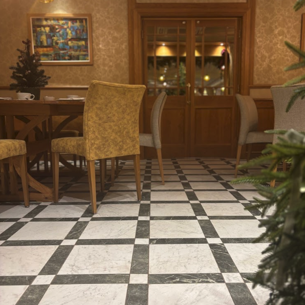 Fairlawns Restaurant Flooring